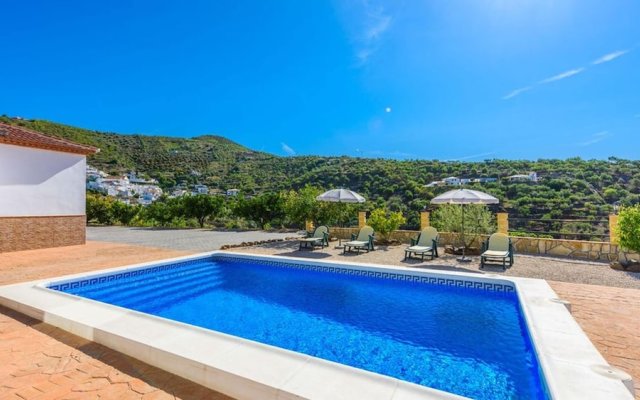 Villa with 4 Bedrooms in Daimalos, with Wonderful Mountain View, Private Pool, Enclosed Garden - 17 Km From the Beach