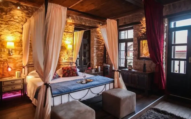 Antique Luxury Suite 65sq.m.