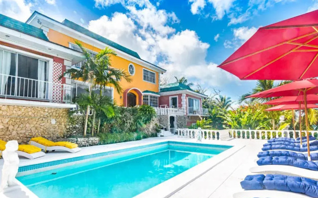 Viking Hill Oceanfront Hostel & Resort