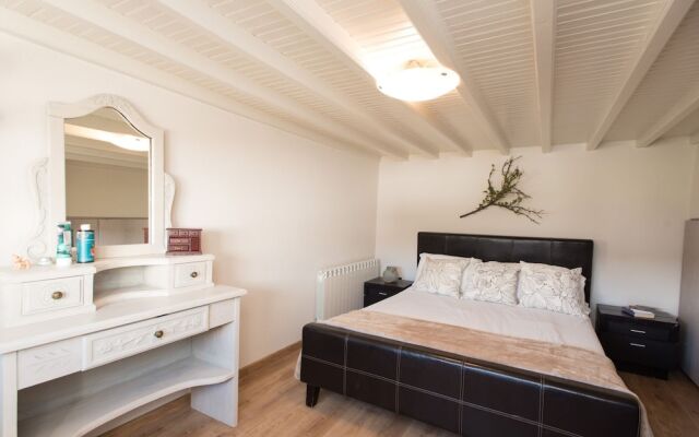 Ftelia di Mare Beachfront