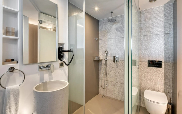 Las Hotel & Spa