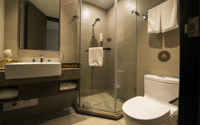 Home Inn Plus Shanghai Chifeng Road Metro Station