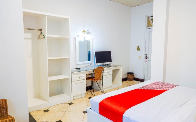 Collection O 1452 Hotel Utari