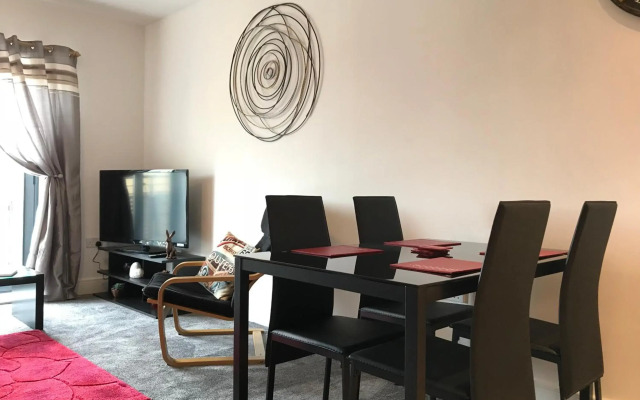 Grand Central Apartments, Centro