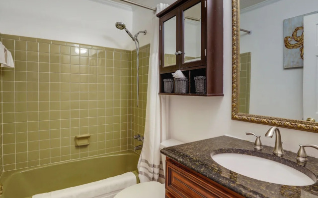 Near Hospitals: Convenient Atlanta Vacation Rental
