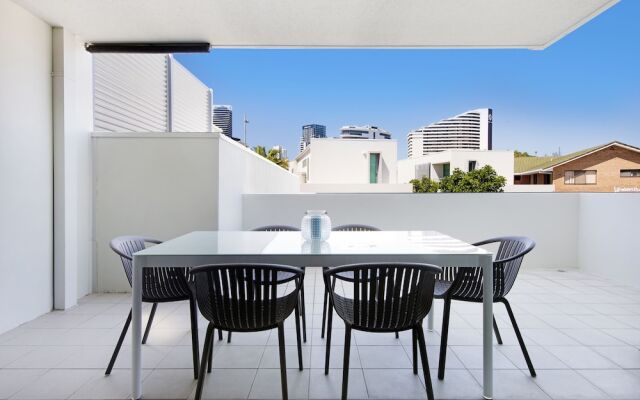 Boutique Broadbeach Living Near Convention Centre