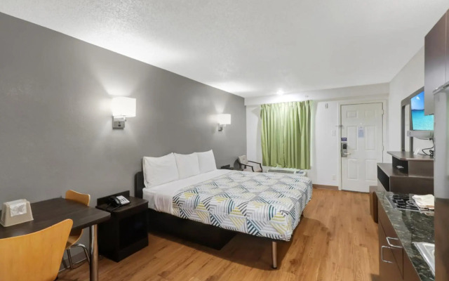 Motel 6 Bryan, TX - University Area