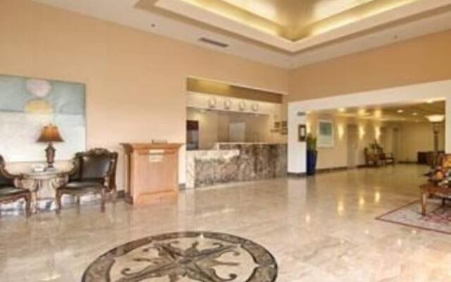 Ramada by Wyndham Hawthorne LAX / LA Stadium