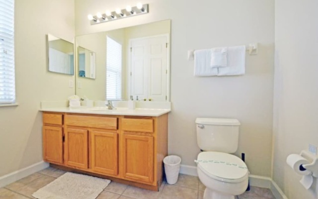 Reunion Retreat 3 Bedroom Home by RedAwning