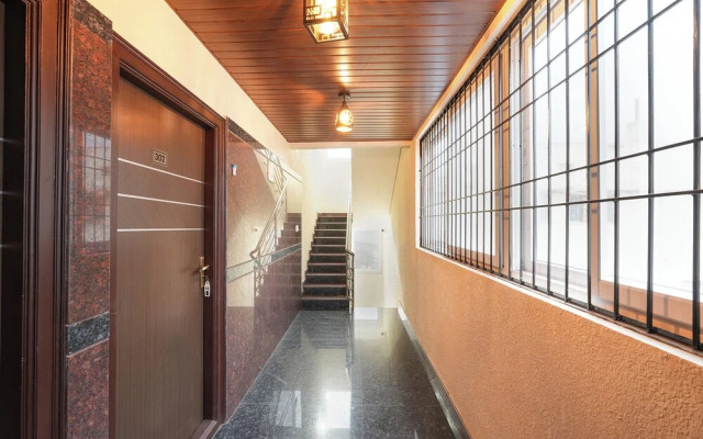 Fabhotel Royal Suites I
