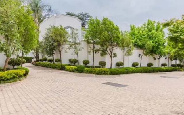 Mont d'Or Sandton Villas