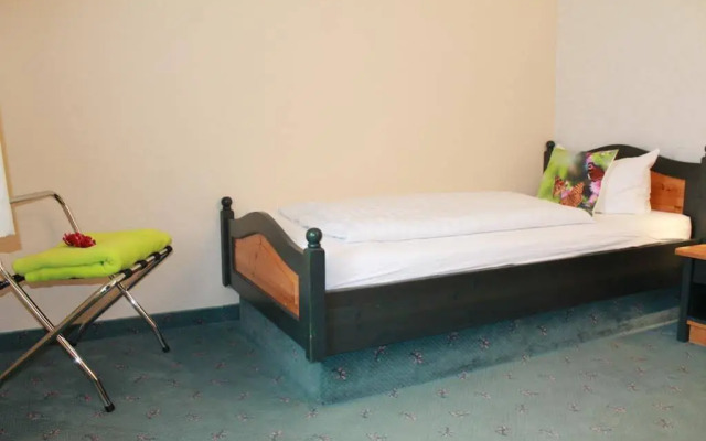 Zur Kaiserpfalz - Hotel-Spa-Camping