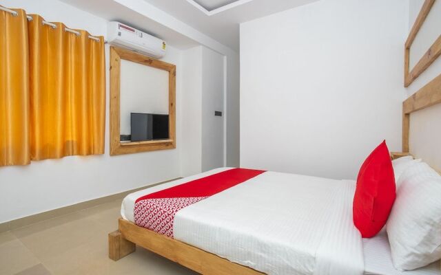 OYO 15111 Greencity Comforts