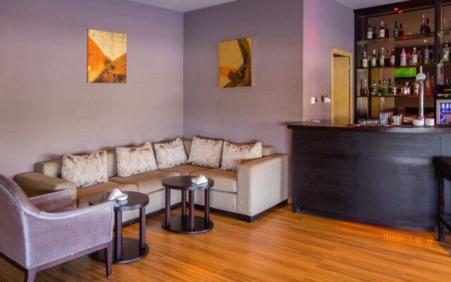 Mangrove Hotel