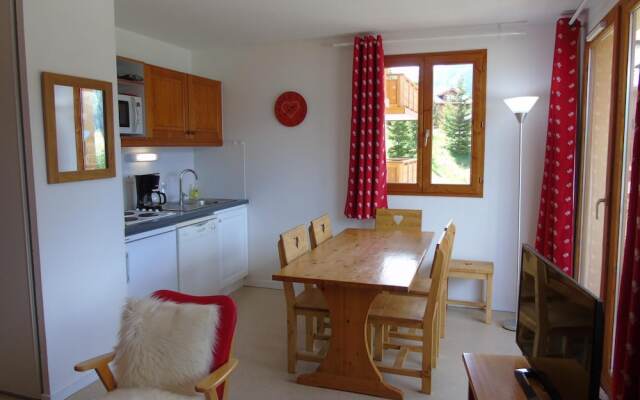 Lou Services Apartment G12 LSI 001