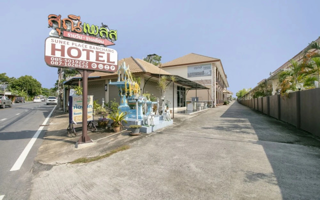 OYO 75390 Sunee Place Hotel