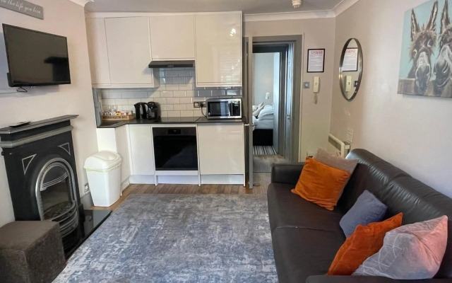 Ei8ht Brighton Apartments