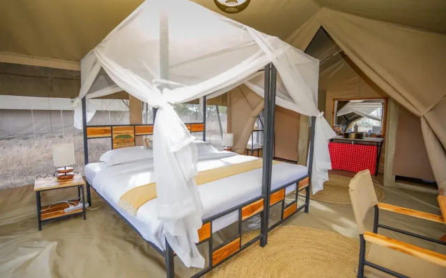 Malaika Mara River Migration Camp