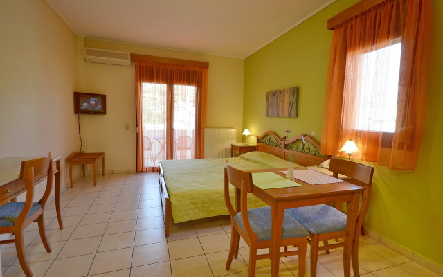 Emporios Bay Hotel