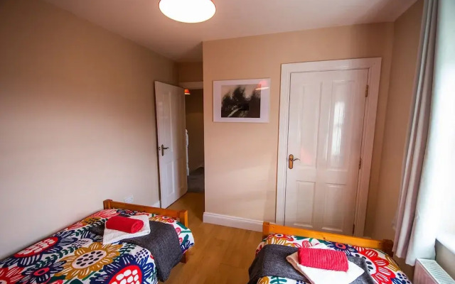 Modern Central Three Bedroom House