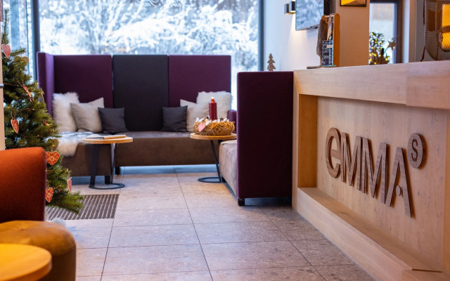 Emma Deluxe Aparthotel