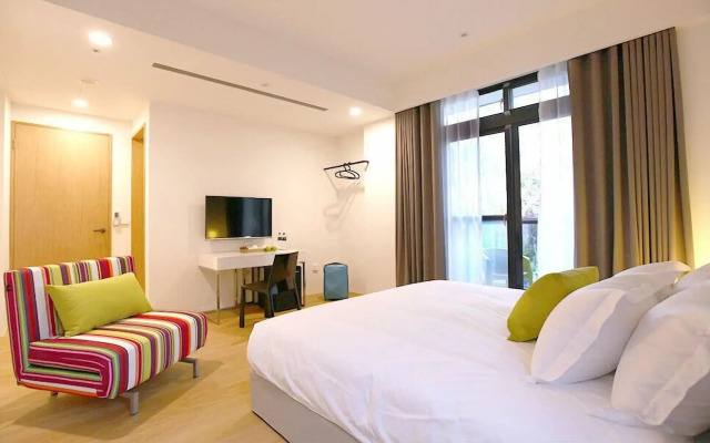 Lovely Pond Hostel