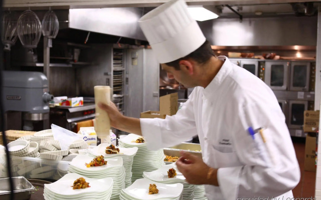 Tarrytown House Estate