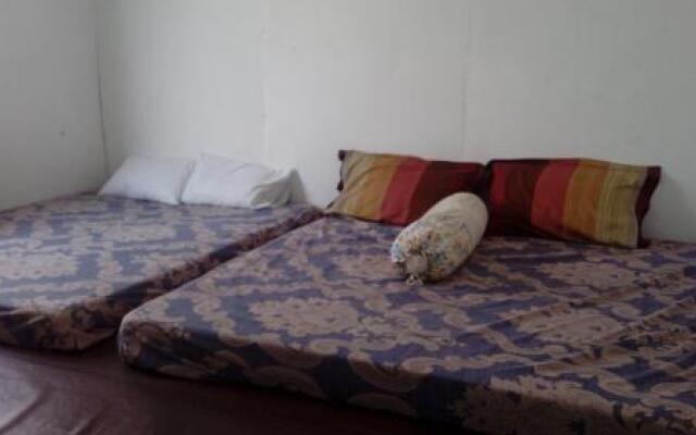 Pari Solata Seaview