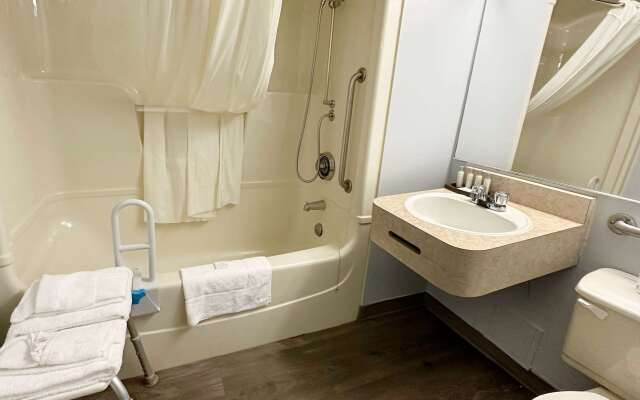 Travelodge by Wyndham Welland