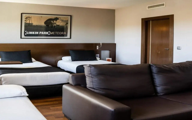 Hotel Tach Madrid Airport