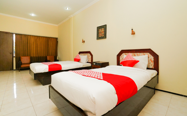 OYO 1652 Hotel Tampiarto