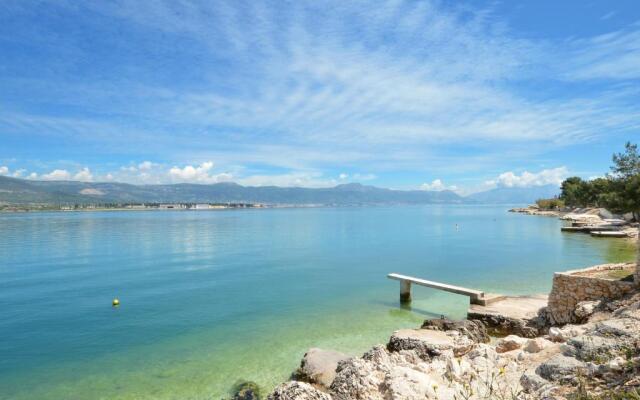Apartment with a sea view terrace, Čiovo near Trogir