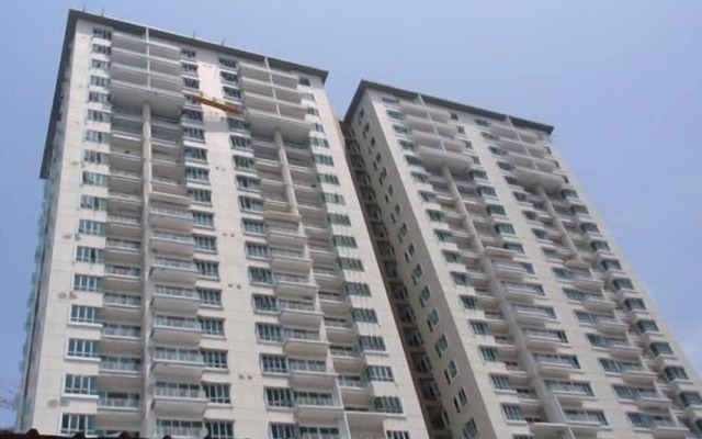 YYK 1Borneo Condominium