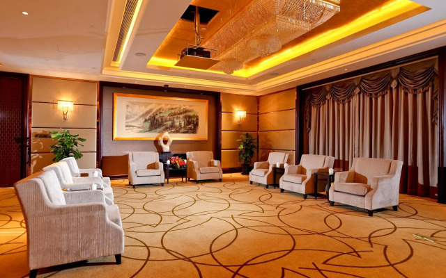 Royal International Hotel