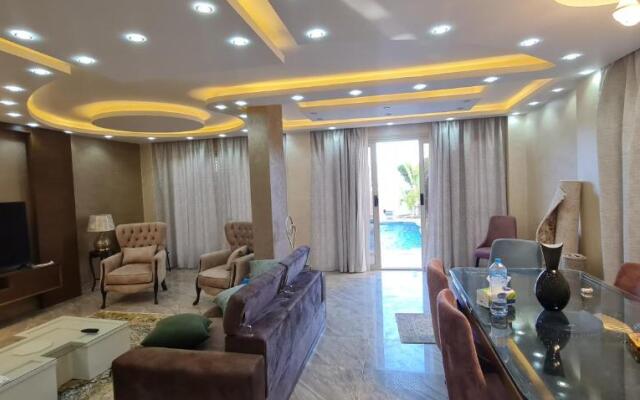 Amazing 5 Bedroom Villa with Private Swimming pool