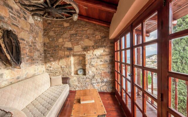 Traditional Apartment in Elounda