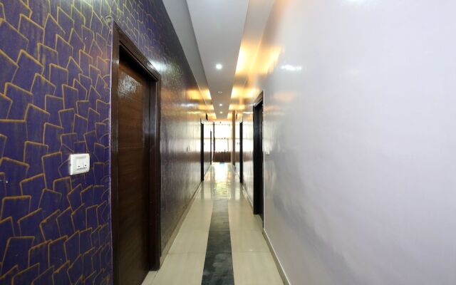OYO 4727 Hotel Sangam Pacific