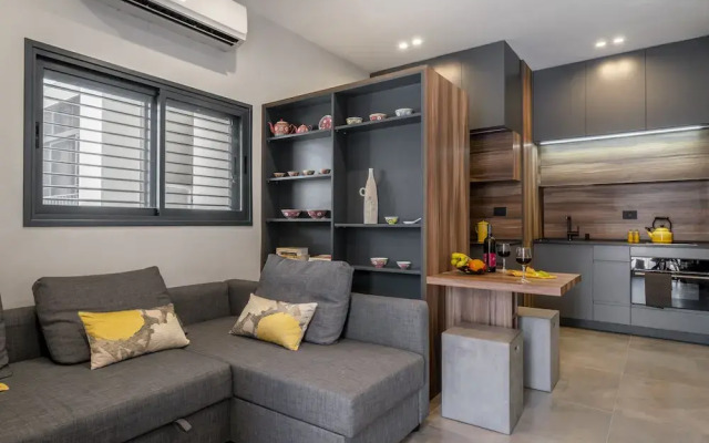 Sunny Studio Near the Beach by Sea N Rent