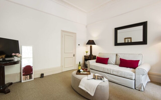 The Chelsea Cathcart Lodge - PC01