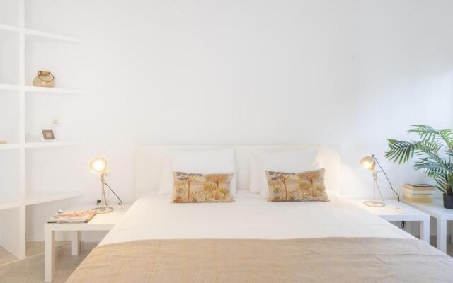 Cubo's Beach House Comfy Sun