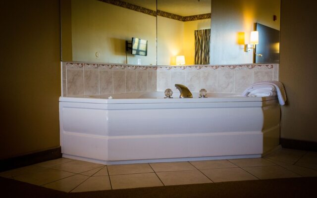 Chisholm Inn & Suites