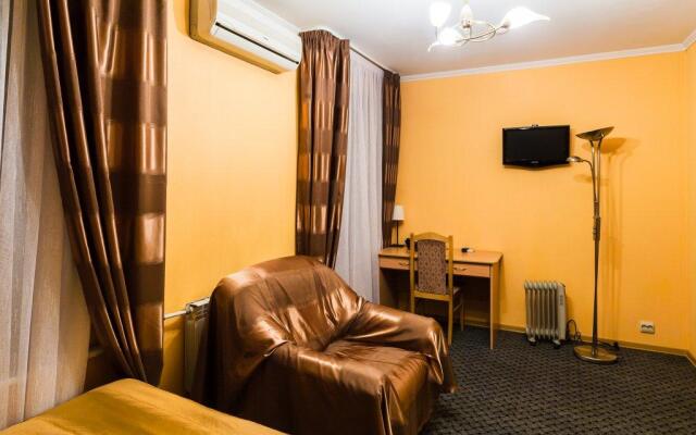Old Flat Hotel on Grecheskiy