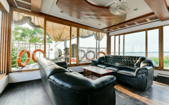 OYO 23231 KHBO Gold Sharing Houseboat