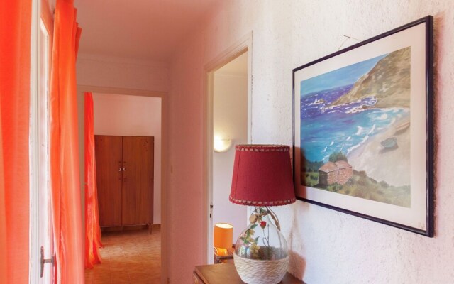 Cosy Holiday Home in CargÃ¨se Corse-du-Sud near Sea