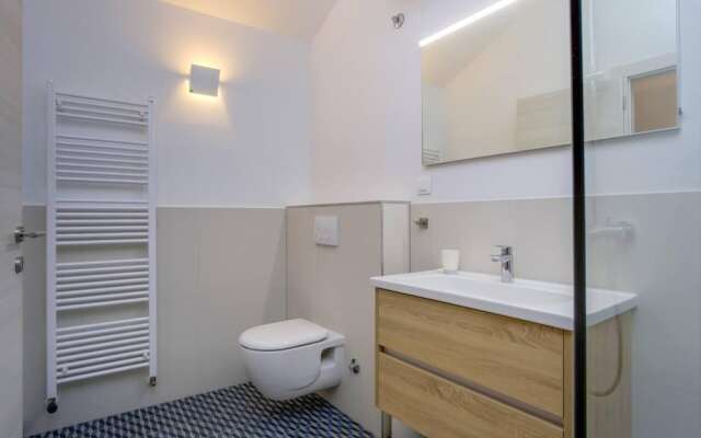 Impeccable 4-bed Apartment in Osor
