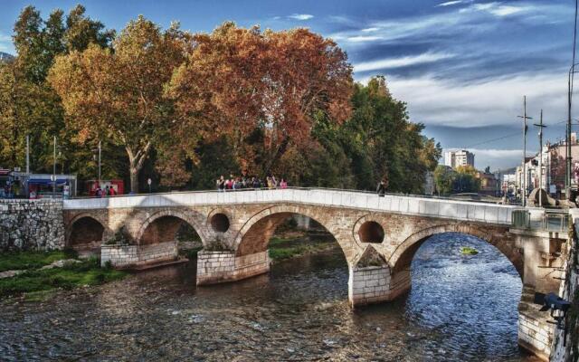 Apartment Latin Bridge