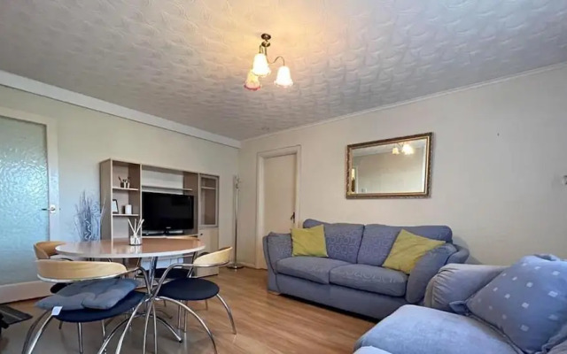 Captivating 1-bed Apartment in Enfield