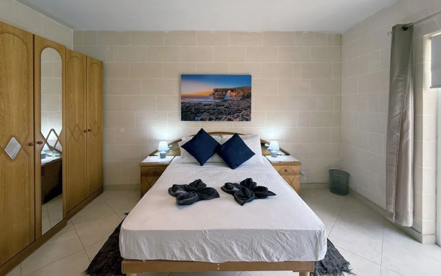 Traditional Maltese 3BD Apartment