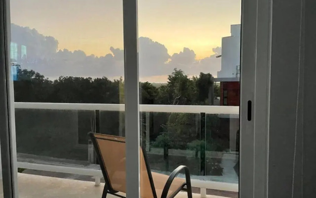 Luxury 3 br/4 ba Home w/View - Puntarena