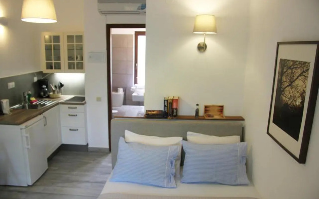 PLATANOFYLLA Studio No3